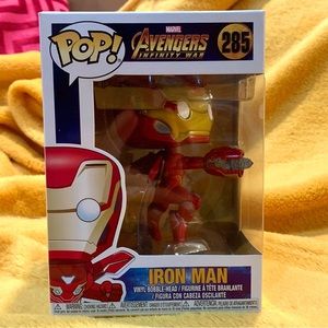 FUNKO POP marvel avengers iron man vinyl figure